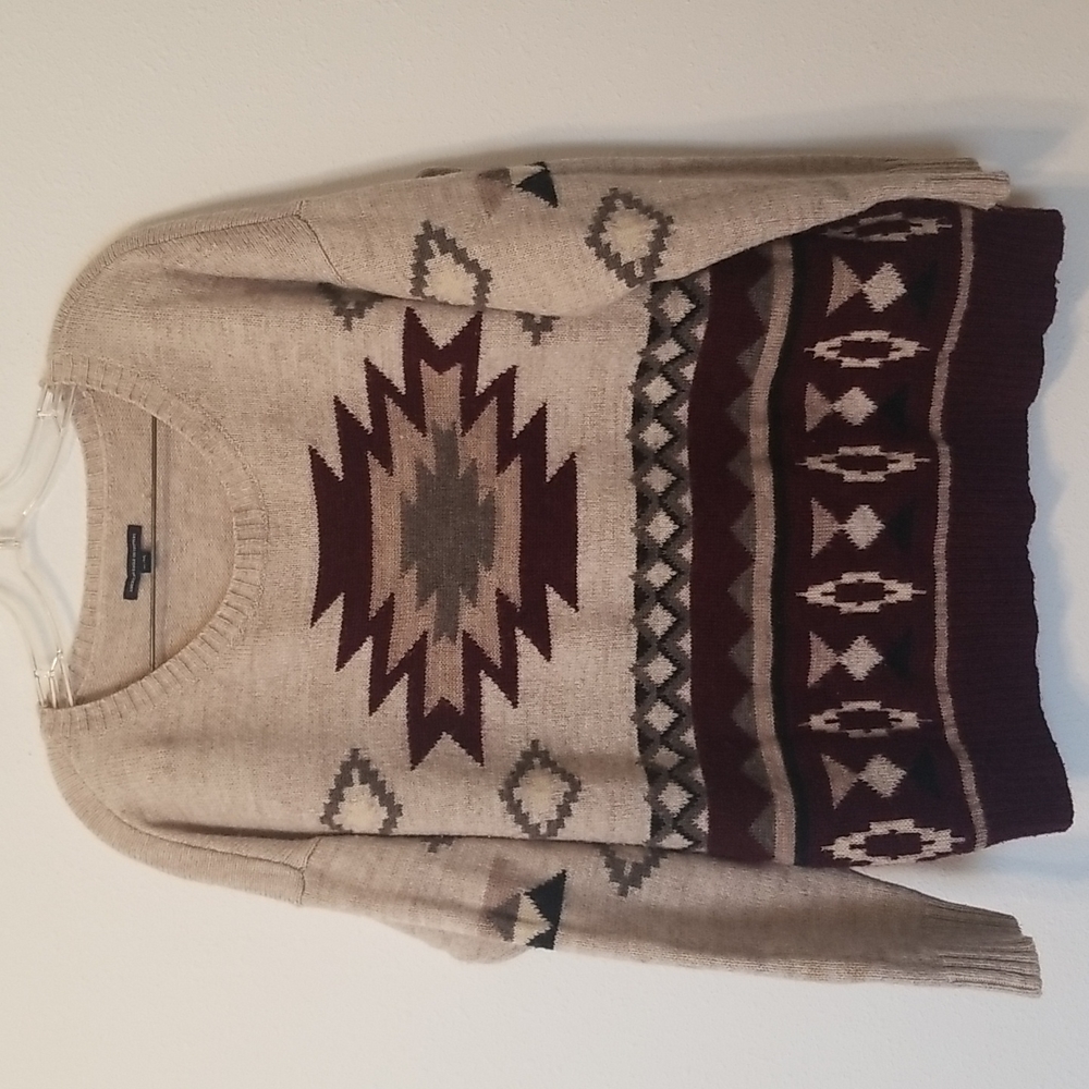Used American Eagle Outfitters long sleeve pullover sweater size XL. Bei…